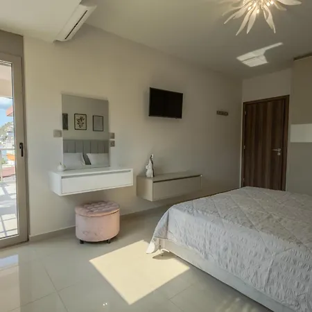 Castle View * Archangelos (Rhodes)